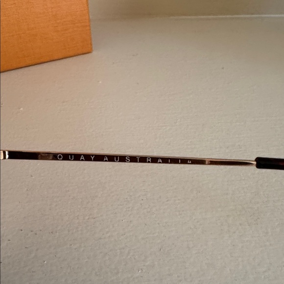 Quay Australia Dusk to Dawn Gold Purple Sunglasses Cat Eye w/Case - Picture 4 of 6